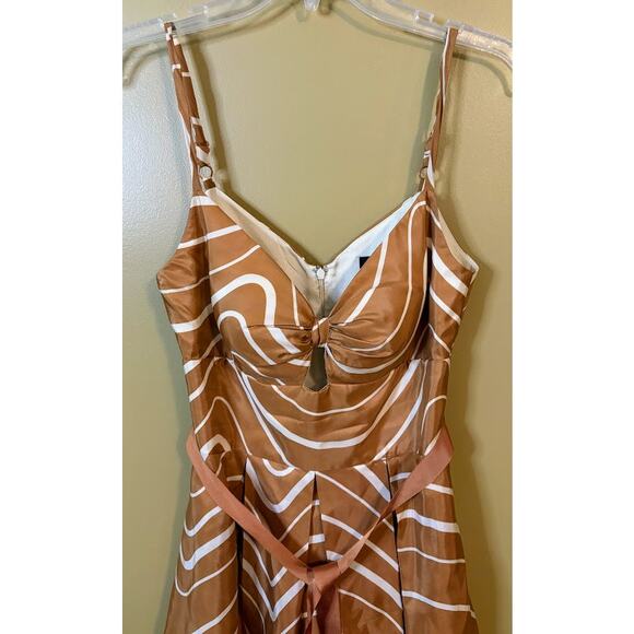 Max&Cleo Gold Abstract Print Sleeveless Fit and Flare Silk Cocktail Dress Size 4 - Picture 3 of 10
